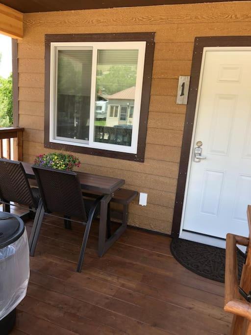 Parkway Yellowstone Guest House Room #1 Gardiner Exteriör bild